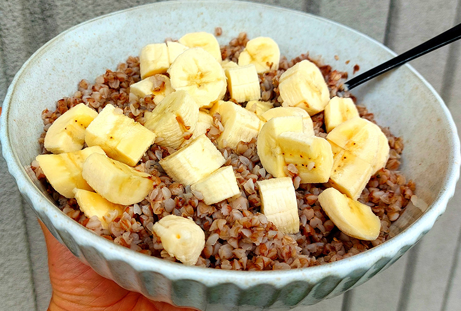 Banana and Roasted Buckwheat Breakfast
