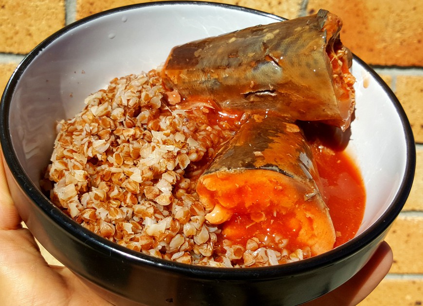 roasted buckwheat with Fish in tomato sauce